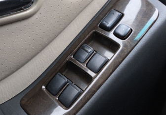 Подержанный автомобиль Toyota Highlander 2003 года (15 фото)