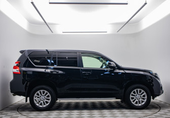Подержанный автомобиль Toyota Land Cruiser Prado 2014 года (4 фото)
