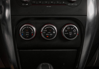 Подержанный автомобиль Suzuki SX4 Hatchback 2008 года (14 фото)