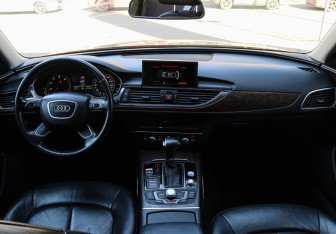 Подержанный автомобиль Audi A6 Sedan 2014 года (10 фото)