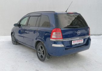 Подержанный автомобиль Opel Zafira Compactvan 2008 года (7 фото)