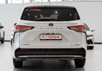 Новый Toyota Sienna 2024 (10 фото)