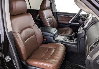 Подержанный автомобиль Toyota Land Cruiser Suv 2016 года (24 фото)