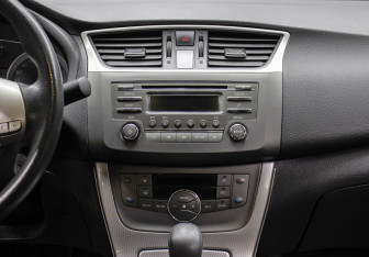 Подержанный автомобиль Nissan Sentra Sedan 2014 года (15 фото)