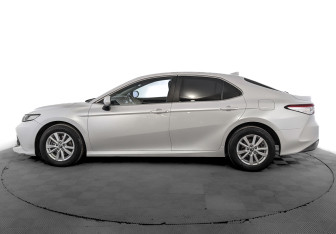 Подержанный автомобиль Toyota Camry Sedan 2019 года (8 фото)