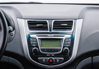 Подержанный автомобиль Hyundai Solaris Hatchback 2011 года (14 фото)