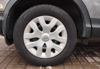 Подержанный автомобиль Nissan Qashqai 2014 года (13 фото)