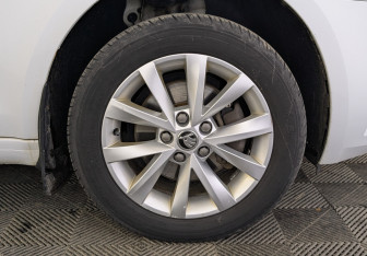 Подержанный автомобиль Skoda Octavia Liftback 2019 года (12 фото)