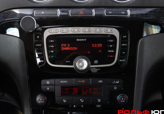 Подержанный автомобиль Ford Galaxy 2012 года (12 фото)