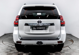 Подержанный автомобиль Toyota Land Cruiser Prado 2021 года (5 фото)