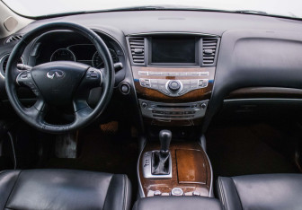 Подержанный автомобиль Infiniti JX 2013 года (14 фото)