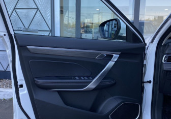 Подержанный автомобиль Geely Atlas Pro 2022 года (19 фото)