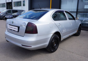 Подержанный автомобиль Skoda Octavia Liftback 2010 года (5 фото)