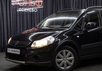 Подержанный автомобиль Suzuki SX4 Hatchback 2014 года (20 фото)