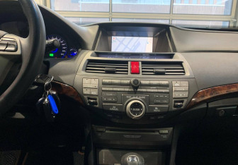 Подержанный автомобиль Honda Crosstour 2012 года (15 фото)