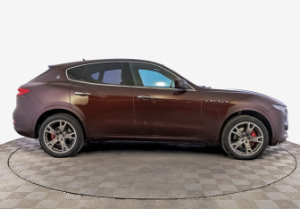 Подержанный автомобиль Maserati Levante 2017 года (4 фото)