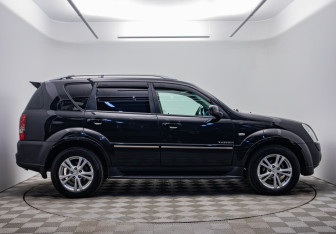 Подержанный автомобиль SsangYong Rexton 2011 года (6 фото)