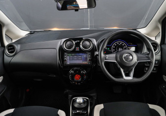 Подержанный автомобиль Nissan Note 2016 года (9 фото)