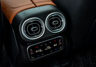 Подержанный автомобиль Mercedes-Benz GLC Coupe 2023 года (16 фото)