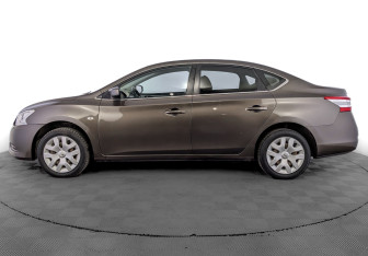 Подержанный автомобиль Nissan Sentra Sedan 2014 года (8 фото)