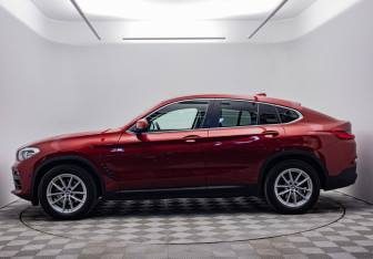 Подержанный автомобиль BMW X4 2019 года (8 фото)