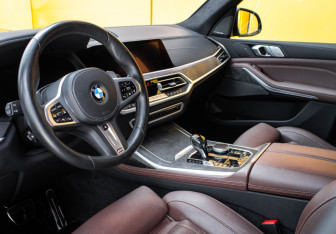 Подержанный автомобиль BMW X7 2021 года (14 фото)