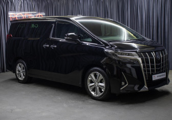 Подержанный автомобиль Toyota Alphard 2019 года (3 фото)