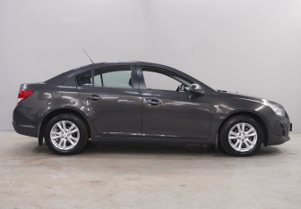 Подержанный автомобиль Chevrolet Cruze Sedan 2013 года (4 фото)
