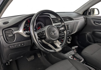 Подержанный автомобиль Kia Rio Hatchback 2021 года (14 фото)