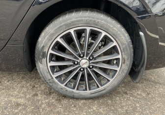 Подержанный автомобиль Changan Eado Plus 2023 года (12 фото)