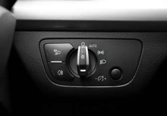 Подержанный автомобиль Audi Q5 2020 года (15 фото)