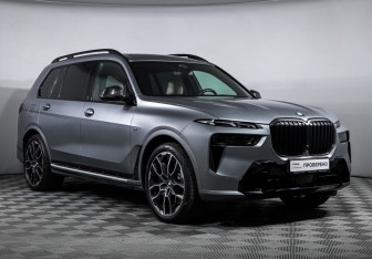 Подержанный автомобиль BMW X7 2023 года (3 фото)