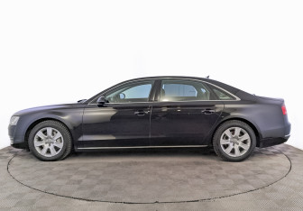 Подержанный автомобиль Audi A8 2013 года (8 фото)