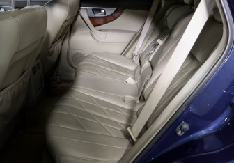 Подержанный автомобиль Infiniti FX 2012 года (10 фото)