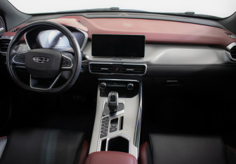 Подержанный автомобиль Geely Coolray 2020 года (11 фото)