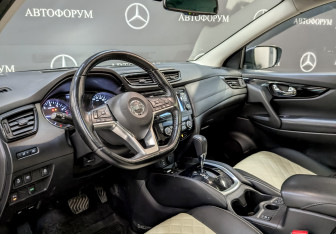 Подержанный автомобиль Nissan Qashqai 2020 года (15 фото)