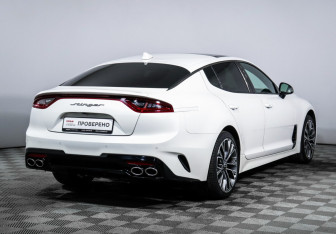 Подержанный автомобиль Kia Stinger 2018 года (5 фото)