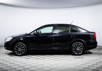 Подержанный автомобиль Skoda Octavia Liftback 2012 года (8 фото)