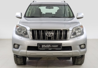 Подержанный автомобиль Toyota Land Cruiser Prado 2013 года (2 фото)