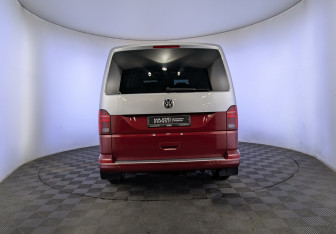 Подержанный автомобиль Volkswagen Caravelle 2022 года (6 фото)