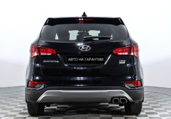 Подержанный автомобиль Hyundai Santa Fe 2017 года (4 фото)