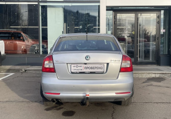 Подержанный автомобиль Skoda Octavia Liftback 2011 года (6 фото)