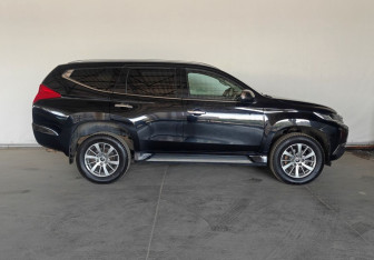 Подержанный автомобиль Mitsubishi Pajero Sport 2017 года (8 фото)