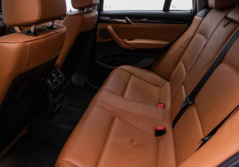 Подержанный автомобиль BMW X4 2017 года (11 фото)