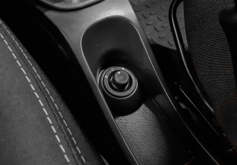 Подержанный автомобиль Nissan Terrano 2014 года (15 фото)