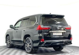 Подержанный автомобиль Lexus LX 2021 года (7 фото)