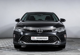 Подержанный автомобиль Toyota Camry Sedan 2017 года (2 фото)