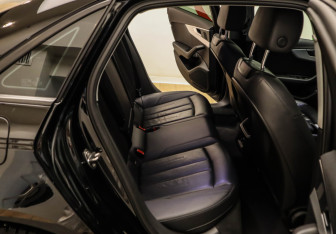 Подержанный автомобиль Audi A4 Sedan 2017 года (21 фото)