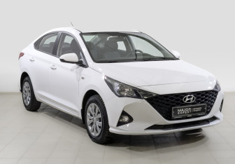 Подержанный автомобиль Hyundai Solaris Sedan 2022 года (3 фото)