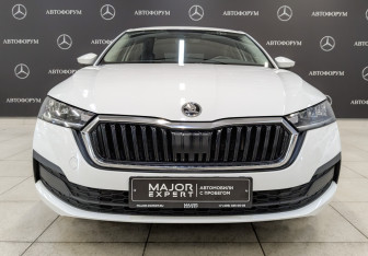 Подержанный автомобиль Skoda Octavia Liftback 2021 года (2 фото)